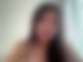 Live cam show with HassieFigueron - Brown Hair on Camming Site