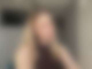 Live cam show with SantanaAveritte - New Foot Fetish on xplaylive.com