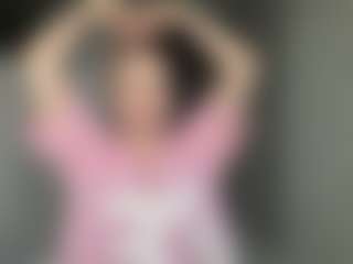 Live cam show with SantanaAveritte - Wife on Camsoda