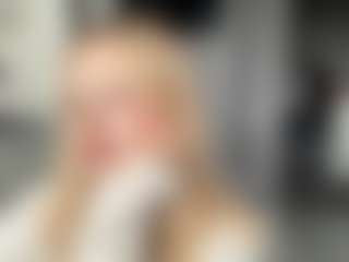 Live cam show with SantanaAveritte - Altgirl on CamSodaAdn