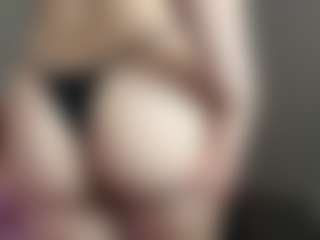 Live cam show with SantanaAveritte - Twerk on madthumbs