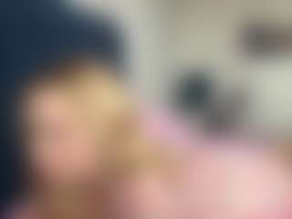 Live cam show with SantanaAveritte - Athletic on Camsoda