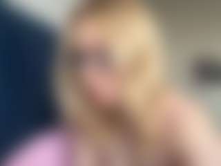 Live cam show with SantanaAveritte - Thong on eurowanks.com