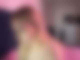 Live cam show with SantanaAveritte - Suck on Free Soda