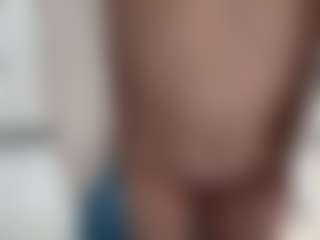 Live cam show with SantanaAveritte - Wife on SquirtSoMuch