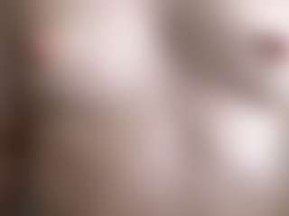 Live cam show with SantanaAveritte - Facial on Camsoda