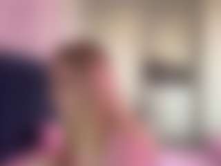 Live cam show with SantanaAveritte - Wife on Camsoda