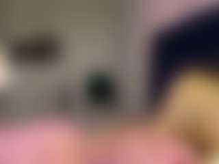 Live cam show with SantanaAveritte - Facial on Camsoda