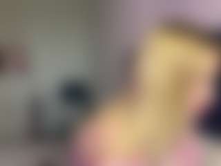 Live cam show with SantanaAveritte - Thong on StripNow