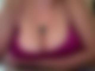 Live cam show with Viola - India on livesexfox.com