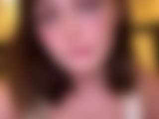 Live cam show with Viola - Facial on TeamSkeetLive
