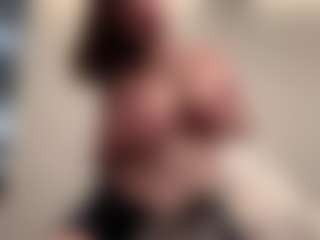 Live cam show with Viola - Bedroom on liverealitysex.com