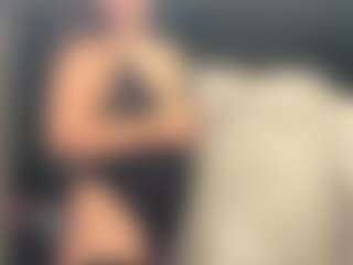 Live cam show with Viola - Facial on TeamSkeetLive