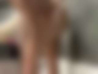 Live cam show with Viola - Bedroom Brown Hair on Camming Site