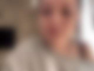 Live cam show with TomikoBrugliera - Blonde Hair Petite on Dare Cams