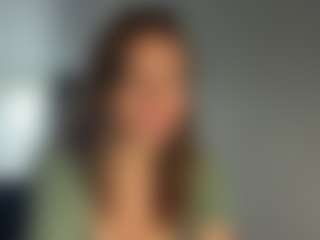 Live cam show with Kim - Green Eyes on Dolls Live