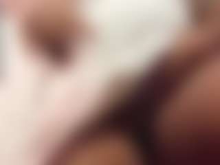 Live cam show with justlilah - Fingers on boobsie.com