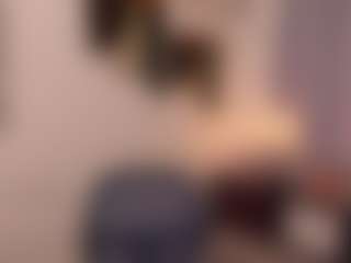 Live cam show with justlilah - New Brown Eyes on friskycurves.com
