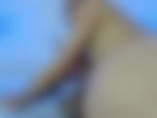 Live cam show with liz-lunna - Submissive on StripNow