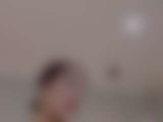 Live cam show with liz-lunna - Brown Hair on Camsoda