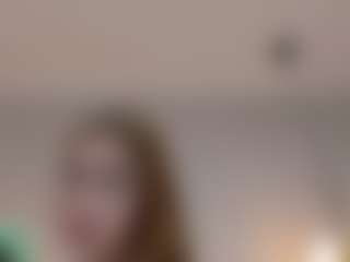Live cam show with liz-lunna - Smoking on Camsoda