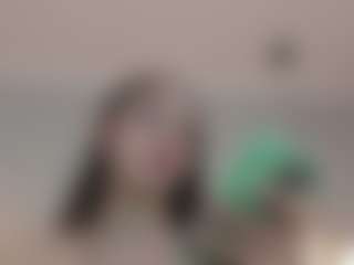 Live cam show with liz-lunna - Smoking on Pornisteam.com