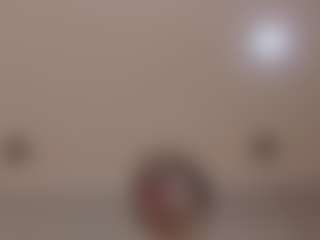 Live cam show with liz-lunna - Lean on Camsoda