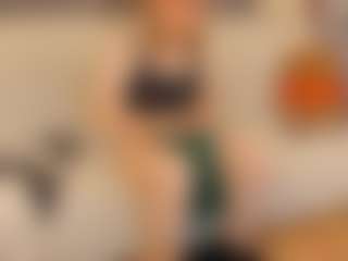 Live cam show with ChrysalisRogue - Tease on madthumbs