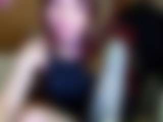Live cam show with KristenMeloche - Black Hair on StripNow
