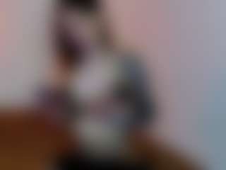 Live cam show with KristenMeloche - Black Hair on Soda Cam