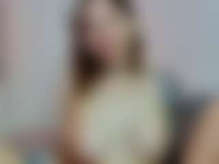 Live cam show with KristenMeloche - Average on Milfs Live