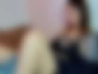 Live cam show with KristenMeloche - Huge Tits on TeamSkeetLive