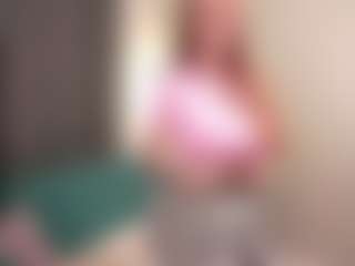 Live cam show with MerrillTurnbull - Facial on Camsoda