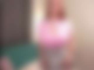 Live cam show with MerrillTurnbull - Facial on Camsoda