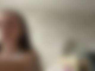Live cam show with Lea - Skinny Teen (18+) on Camming Site