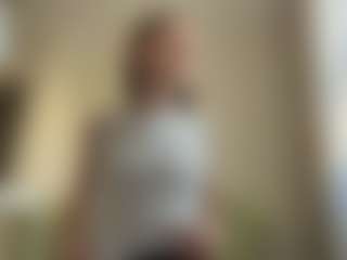 Live cam show with Lea - Nipple Piercings on Dare Cams