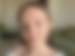 Live cam show with Lea - Erotic Dance on livesuperchat.net