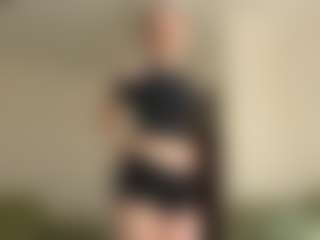 Live cam show with Lea - Smoking on AdultVida.com
