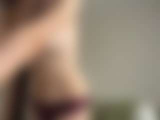 Live cam show with Lea - Bedroom on sexylive.show
