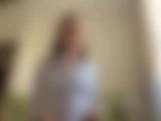 Live cam show with Lea - Smoking on Camsoda