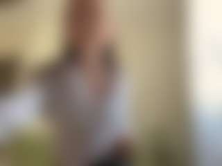 Live cam show with Lea - Nipple Piercings on SmokeAndPoke