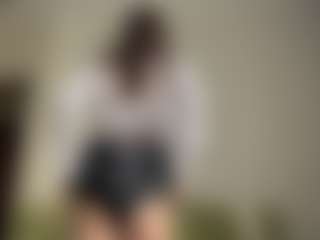 Live cam show with Lea - Petite on testsause.com