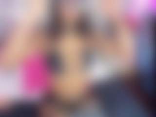 Live cam show with scarlet-snout - Ebony Petite on Mixed Magazine Live