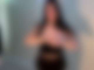 Live cam show with Emma - Arab Athletic on studioflirtlive.com
