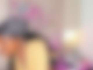 Live cam show with TylaBloom - Fingers on Camsoda
