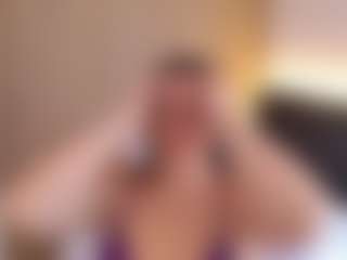 Live cam show with vanitywild - Housewife on liverealitysex.com