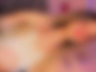 Live cam show with Auroraa-Smith - Green Eyes on Mixed Magazine Live