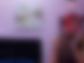 Live cam show with JulieMoon - Squirt on intimatelivegirls.com