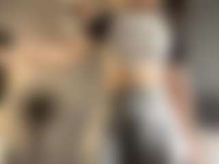 Live cam show with Christia - Shaved Pussy Mature on Camsoda