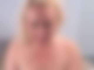Lillit-Fabia MILF webcam performer live streaming